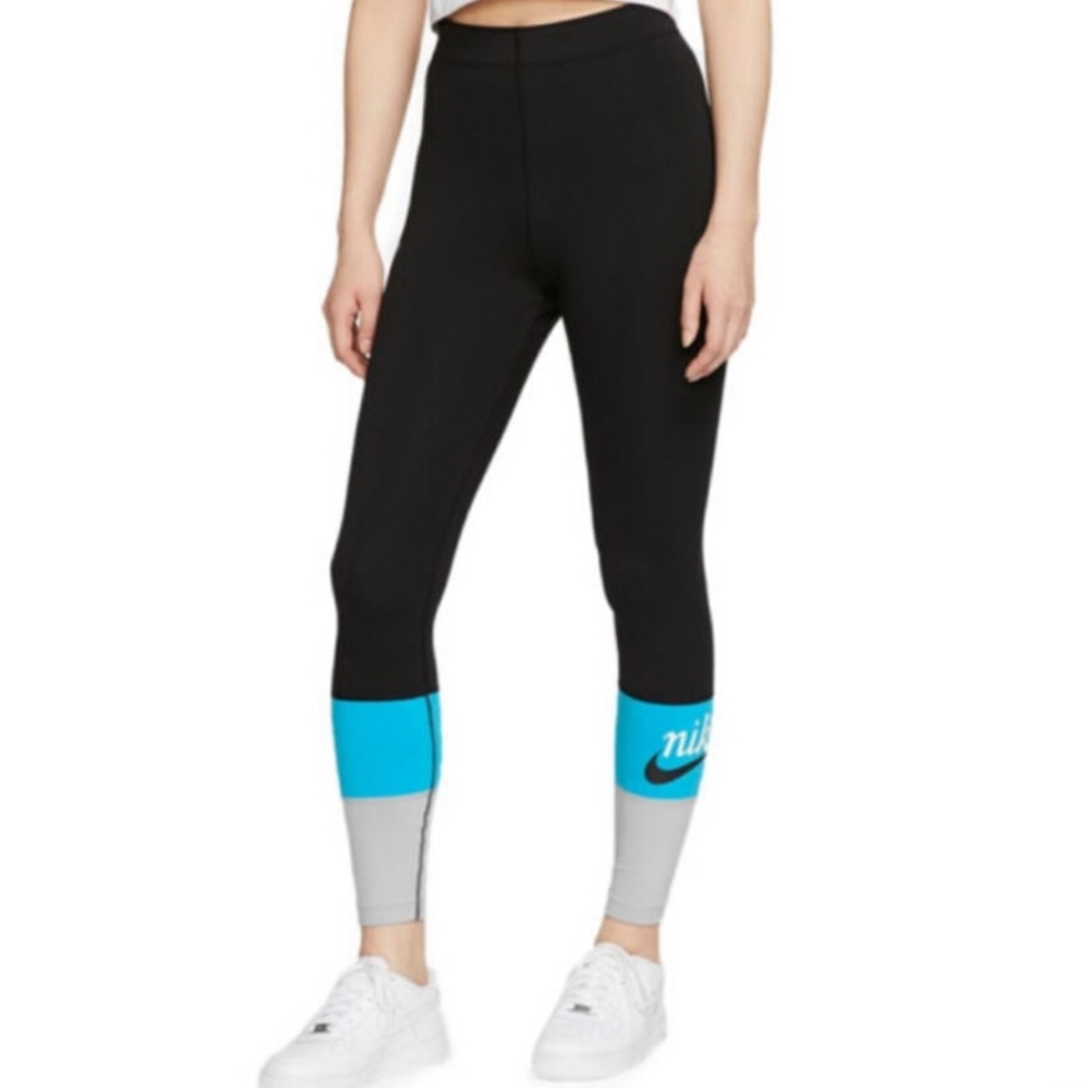 Nike Mid-Rise Leggings/Tights